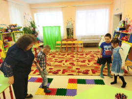 Открытый показ образовательной деятельности в группе компенсирующей направленности "Радуга" "Путешествие по сказкам К. И. Чуковского". Открытый показ образовательной деятельности в группе компенсирующей направленности "Радуга" "Путешествие по сказкам К. И. Чуковского".